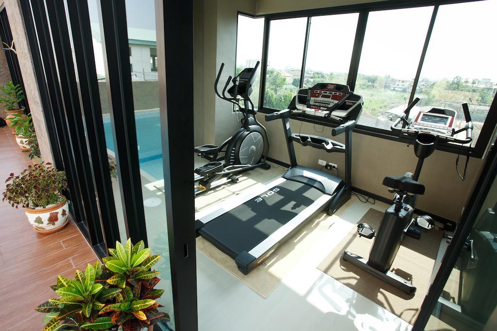 Alisha Court Hotel & Residence 방콕 외부 사진